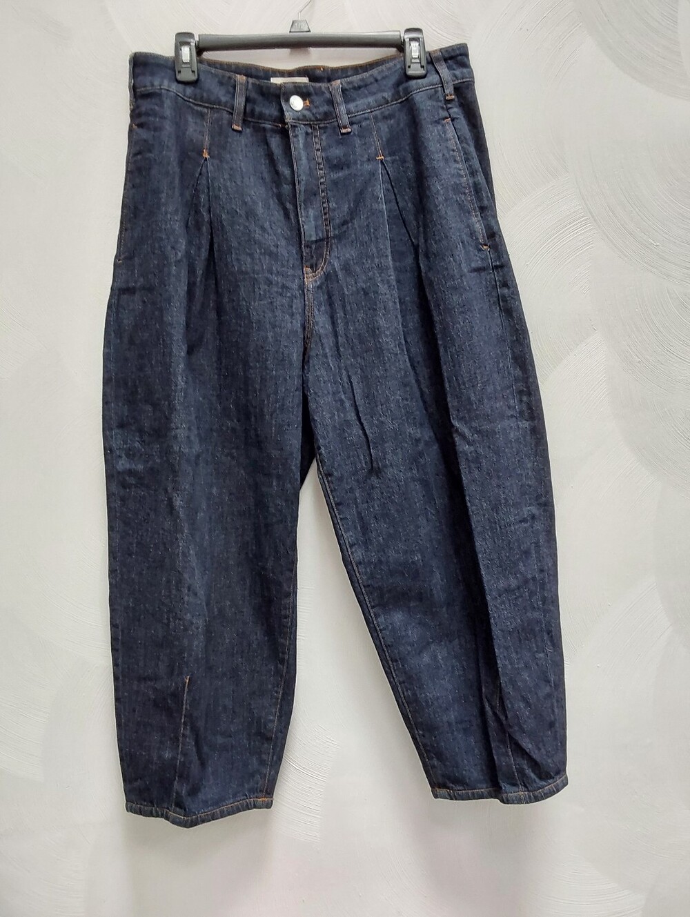 Anthropologie Pilcro Curvy Barrel Croped Jeans Pleat Front Dark Blue Wash 30 31